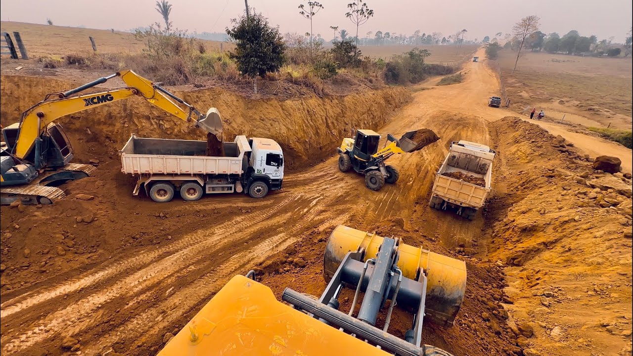 CASCALHO DURO‼️PÁ CARREGADEIRA, ESCAVADEIRA E CAMINHÕES. #trabalho #excavator #caminhão