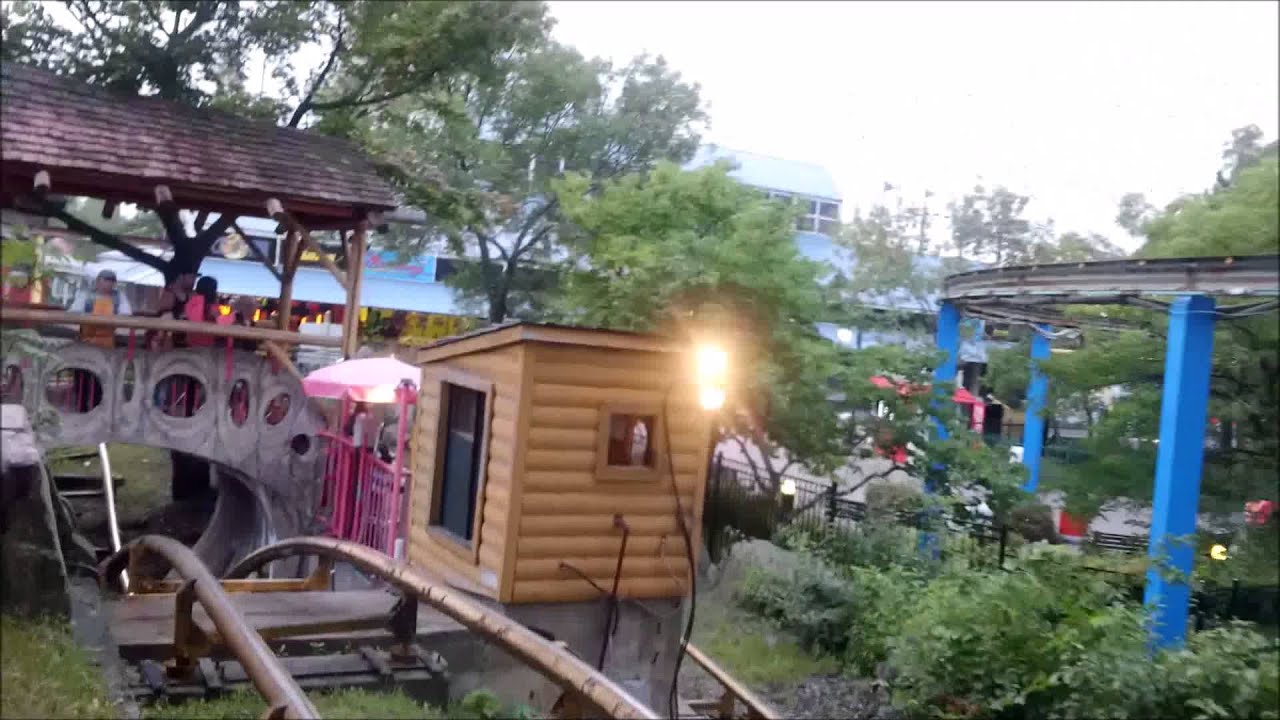 La Ronde: La Marche Du Mille Pattes / On Ride Front Row POV / August 14, 2015