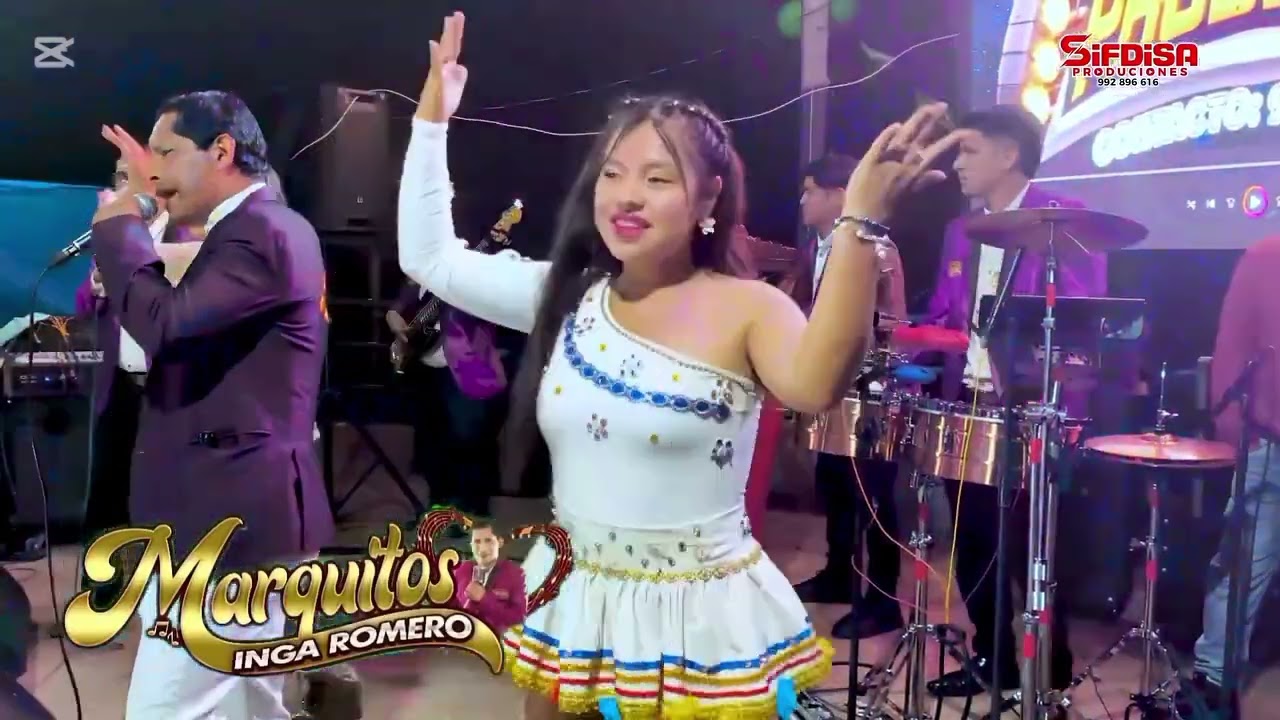 Cantando en mi hermoso pueblo de Huanangui.