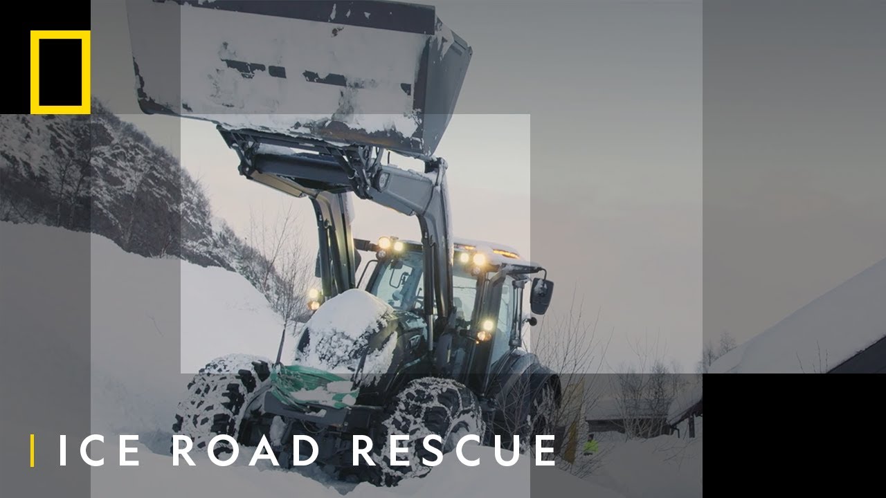 14 Tonne Tractor Crash | Ice Road Rescue | National Geographic UK