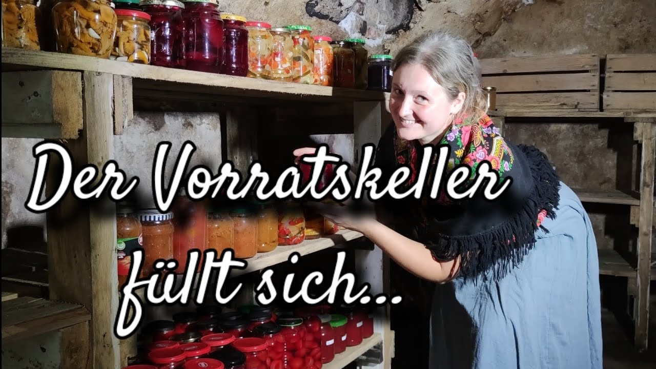 Der Vorratskeller füllt sich: eingelegte Zucchini, rote Bete&Pfifferlinge - auf dem Hof in Lettland 