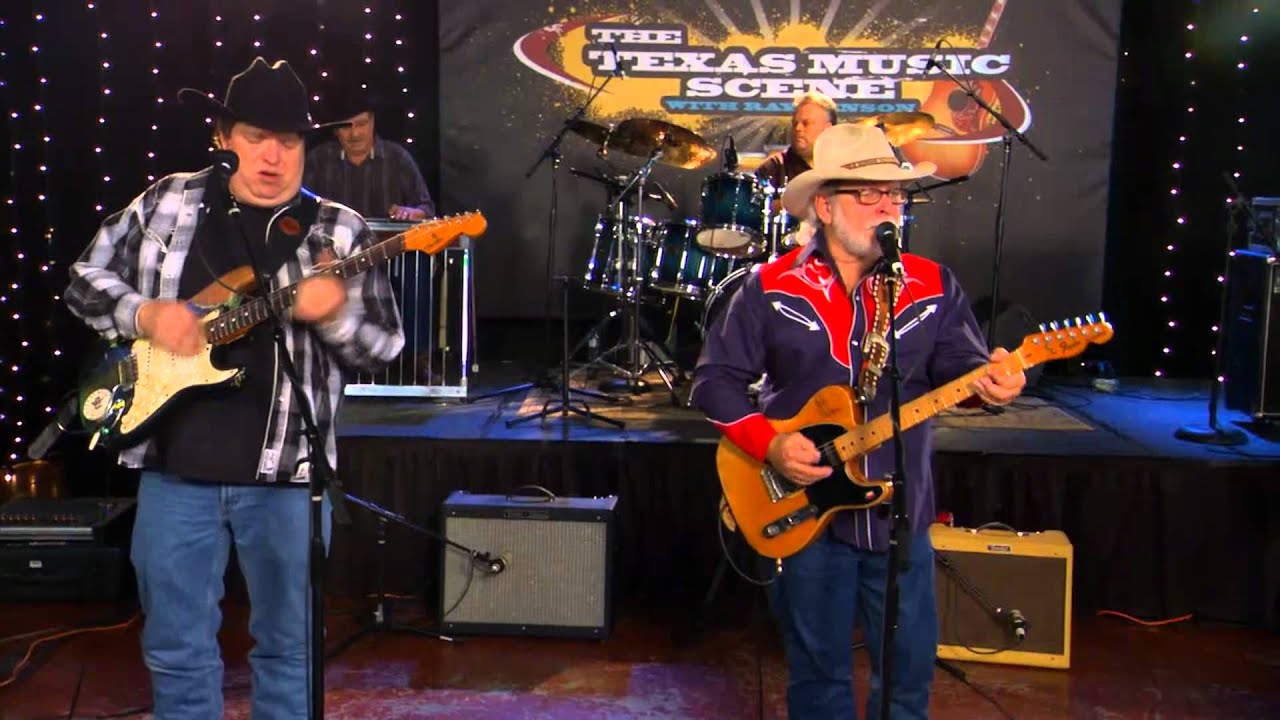 Tommy Alverson performs 
