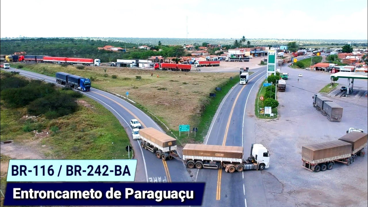 Bagunça no encontro da BR-116 com a BR-242 na Bahia,
