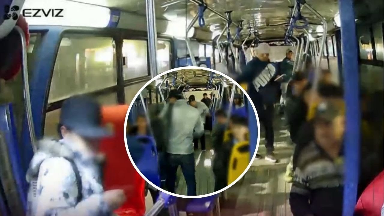 Personas fueron asaltadas por delincuentes armados dentro de un bus en Quito