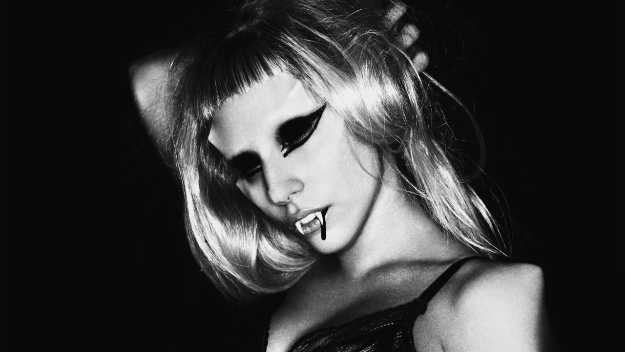 Lady Gaga - Bloody Mary (Halloween Version)