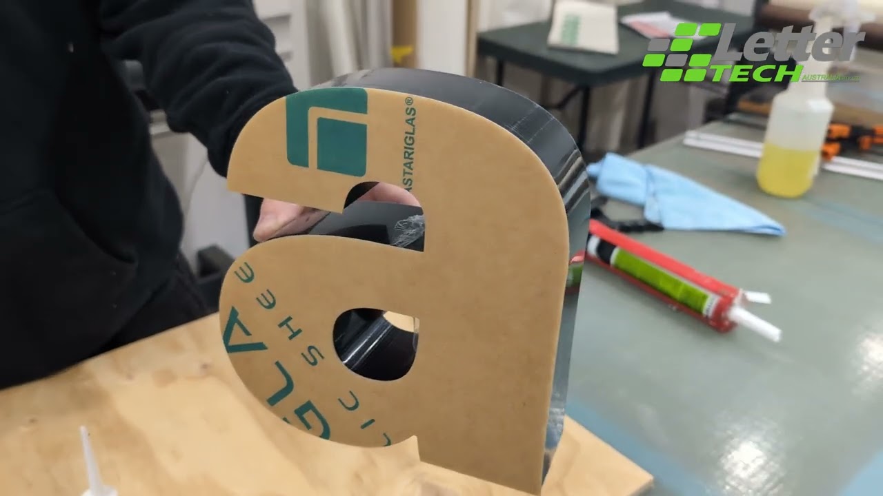 Manufacturing a channel letter with mechanical fixings Using the Dobosen S140M