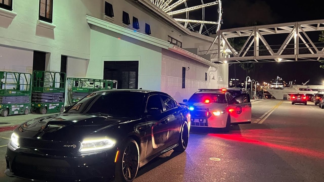 HELLCATS TROLLING THE POLICE (HELLCATS VS POLICE)