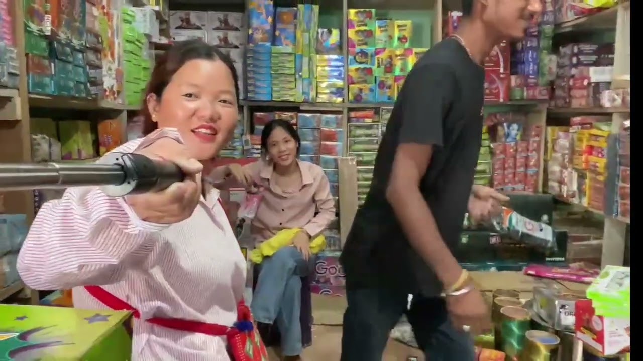 Dailyvlog || Deepawali shopping karne Harmuti Gayi thi 🛍️🛒 || #shoppingvlog #deepawalifestival 