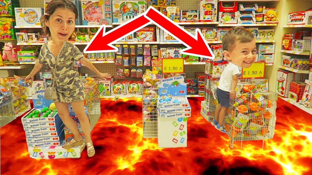 THE FLOOR IS LAVA CHALLENGE!! in JUMBO | Alex vs Mamica