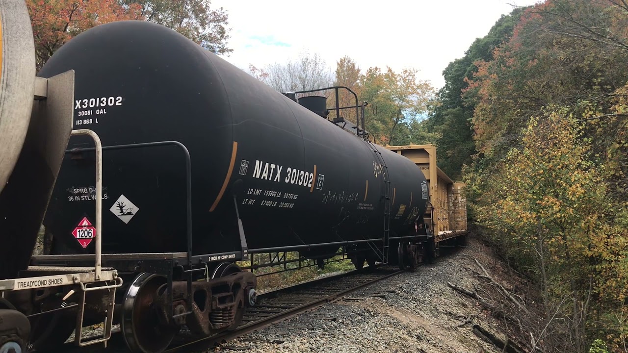 Grafton & Upton Railroad - Hopedale to Upton - MP15 struggles on the grade