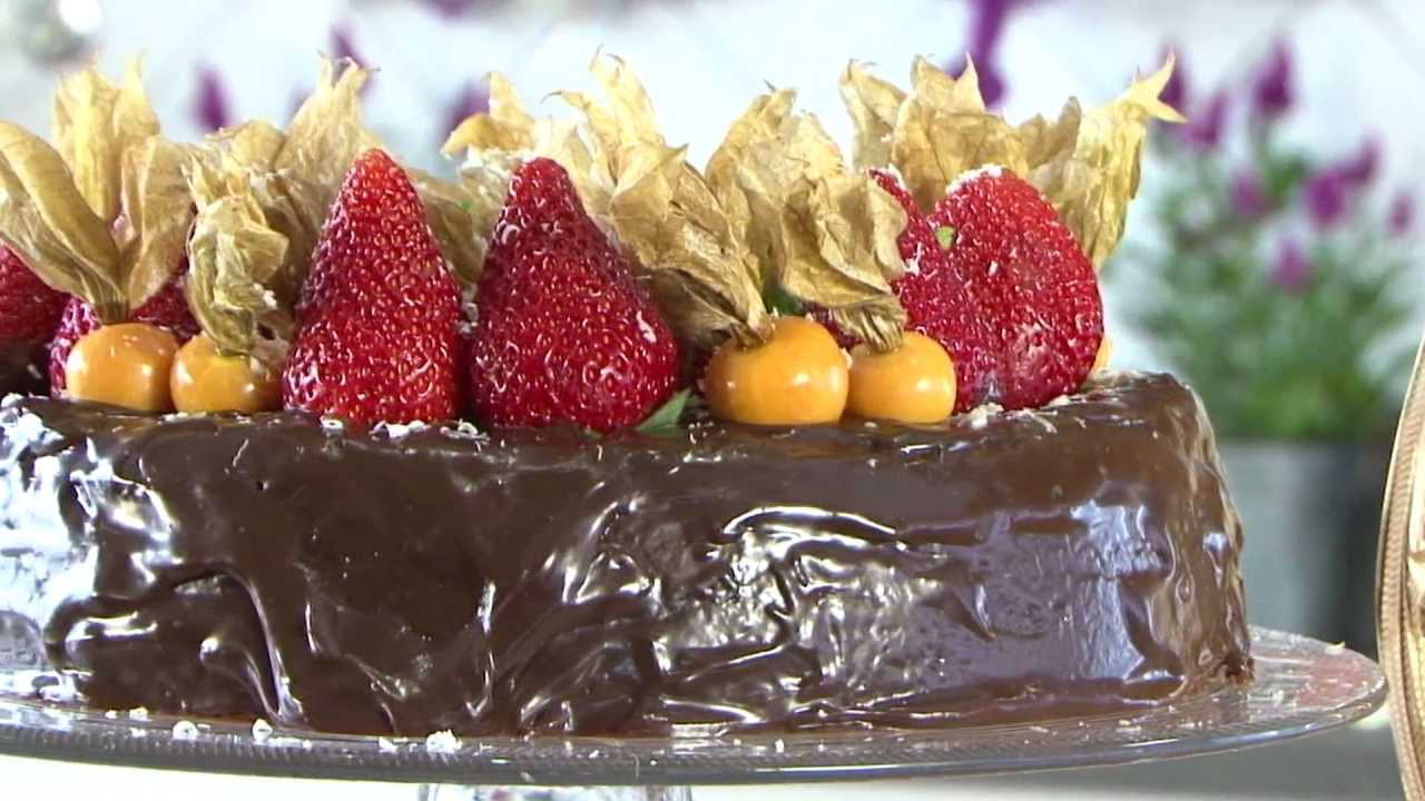 Heaven Delhaye Bolo de Chocolate e Morangos 03/04/2012