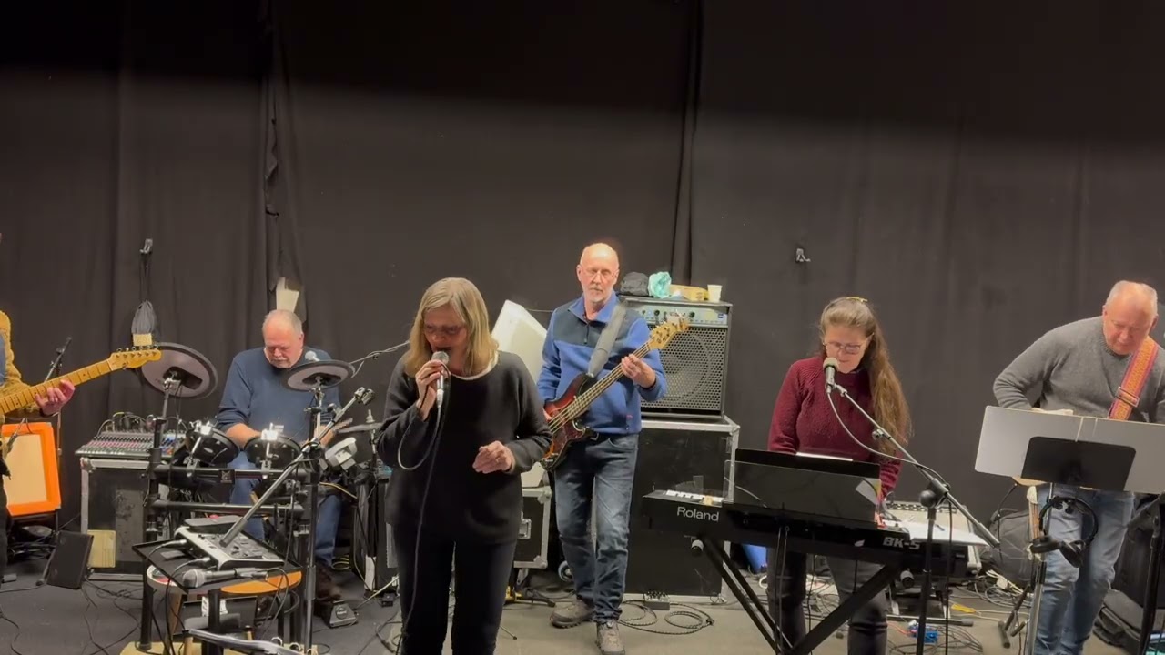 Silver Fox spiller «Old Time Rock&Roll (Bob Seeger) på øvingrommet.