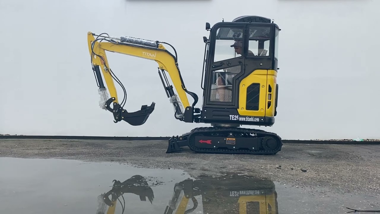 New mini excavator Titan TE25 (2.5 t) with Japanese Kubota D1105 engine