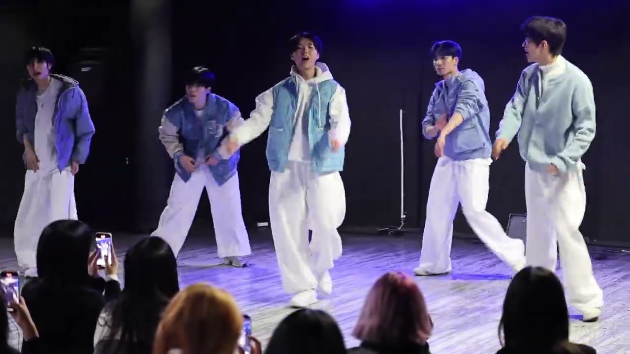 [KPOP&JHKTV] Mocean Indoor Performance#FaSHioNCORTIS 모션 실내공연 #패션