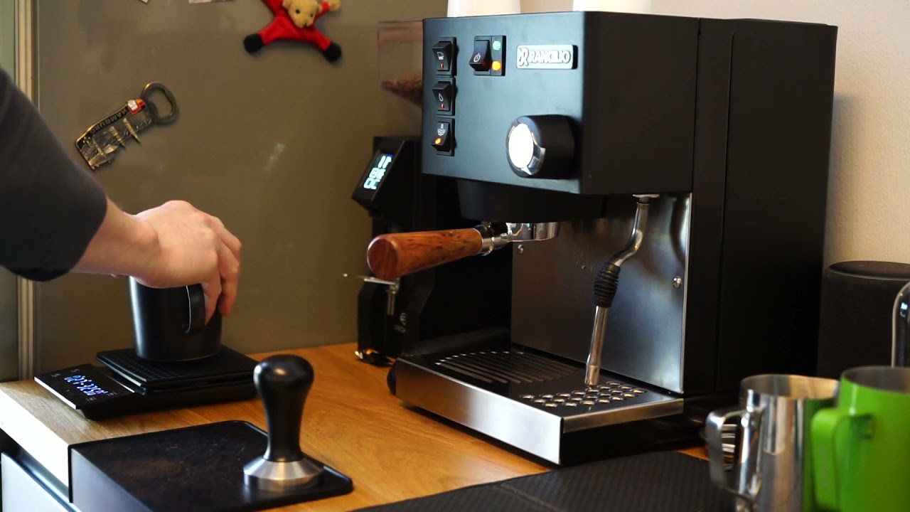First Coffee-Workflow on the Rancilio Silvia V6 (Black Edition) and failed Latte Art!