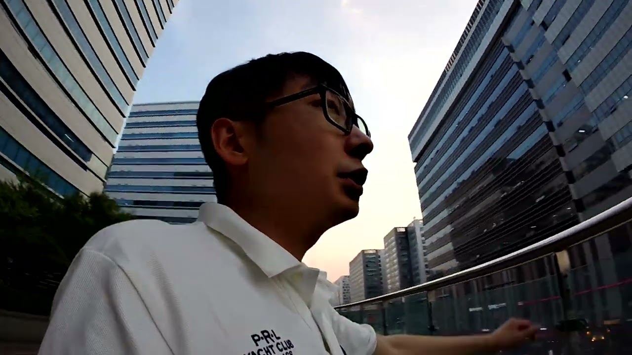 [환율] 일반인들한테 영향 큰 이유 : 결국 판매가는 일정한데 원가가 올라서 자영업자들 몽땅 망하는 중이다 비용만 오르는 한국 경제 구조 취약성 비싸게 사줄 사람이 아무도 없다