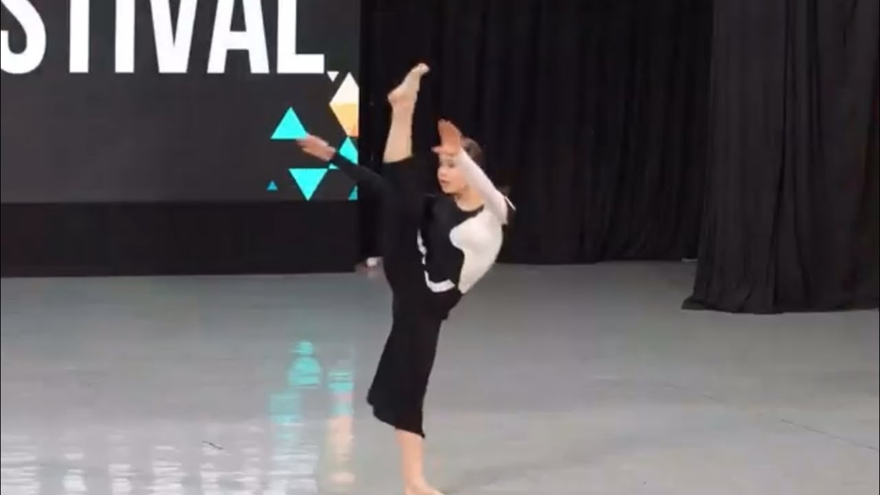 Contemporary Performance by Aleksei Terentev “Thoughts drifting through the void”