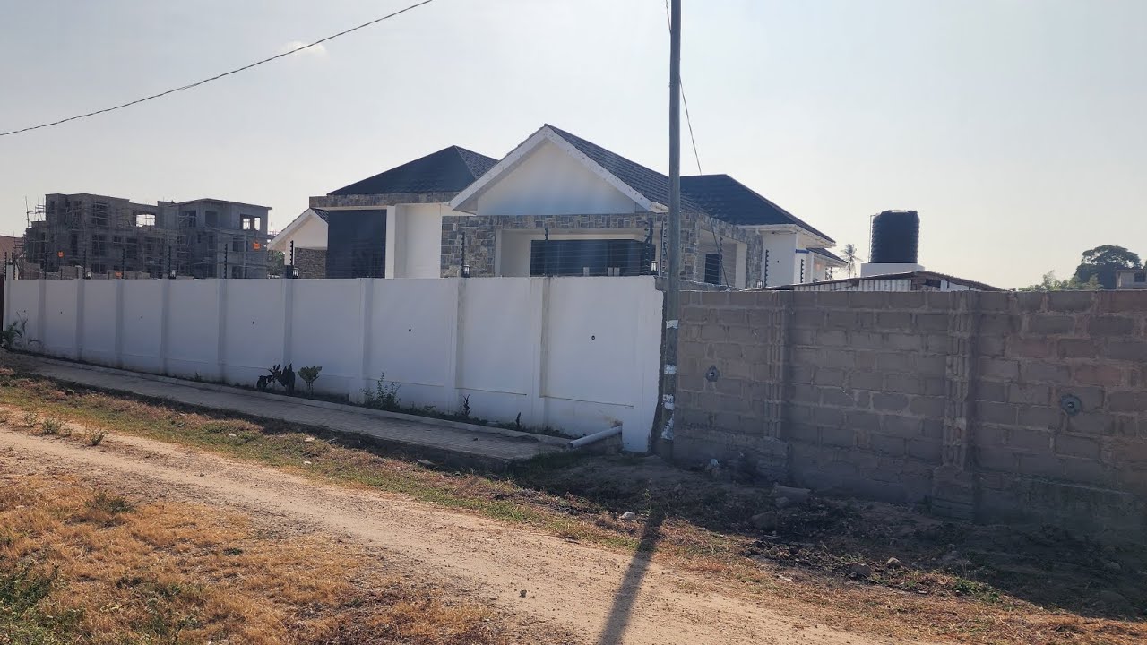 #0783027994  KIWANJA KINAUZWA KIGAMBONI KIBADA BEI MIL 200 ENEO SQM MITA 1500 KIMEPIMWA KINA APROVED