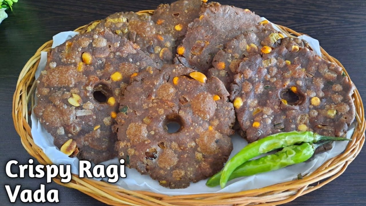 Crispy Ragi Vada||రాగి పిండితో ఇలా వడలు చేసి చూడండి నాలుగు రోజుల వరకు తినొచ్చు||instant snacks