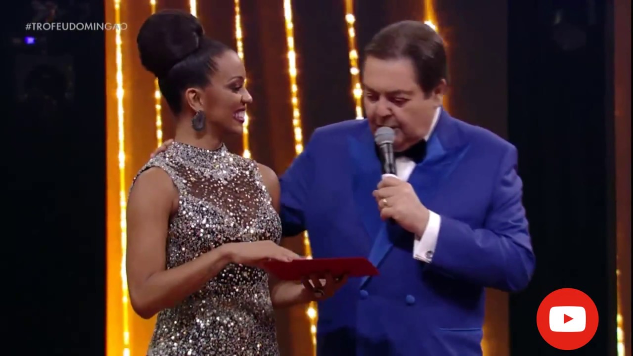 Luan Santana leva prêmio de Melhor Cantor no Domingão do Faustão - Melhores Do Ano (10/12/2017)