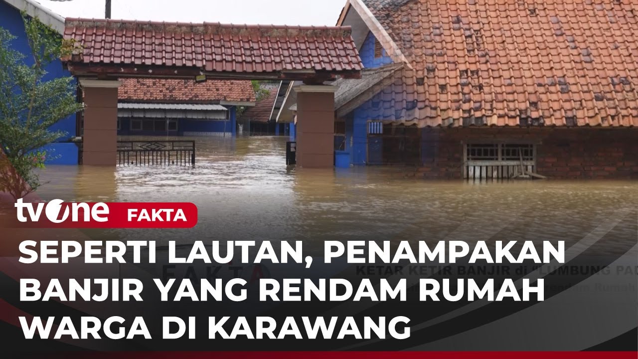 Menyusuri Banjir Setinggi Atap Rumah di Telukjambe Karawang | Fakta tvOne