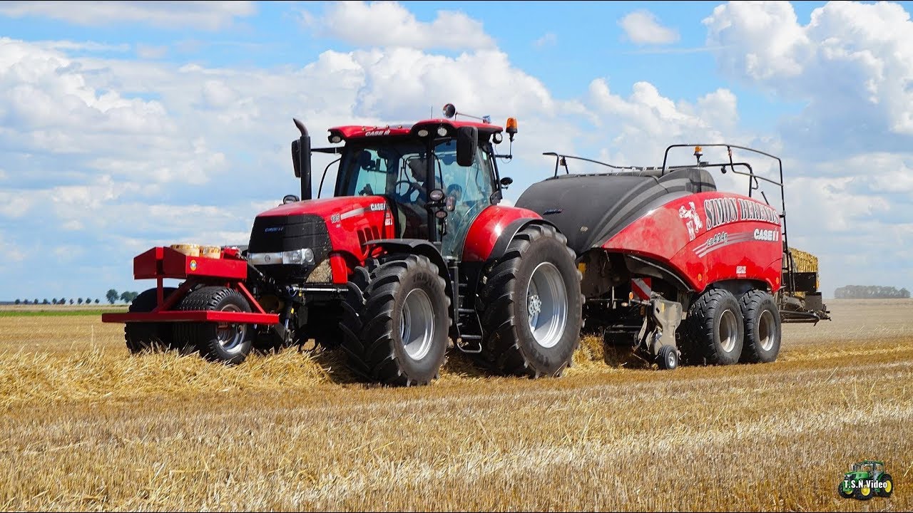 Stro persen met CASE LB 434r XL grootpakpers. Simon Berends.
