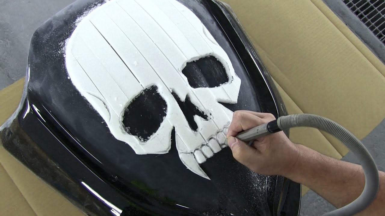 カスタムペイント・バイク・マジョーラ塗装もラメ塗装もキャンディー塗装も！How to make a motor cycle fairing. 3D Skull & Custom Paint