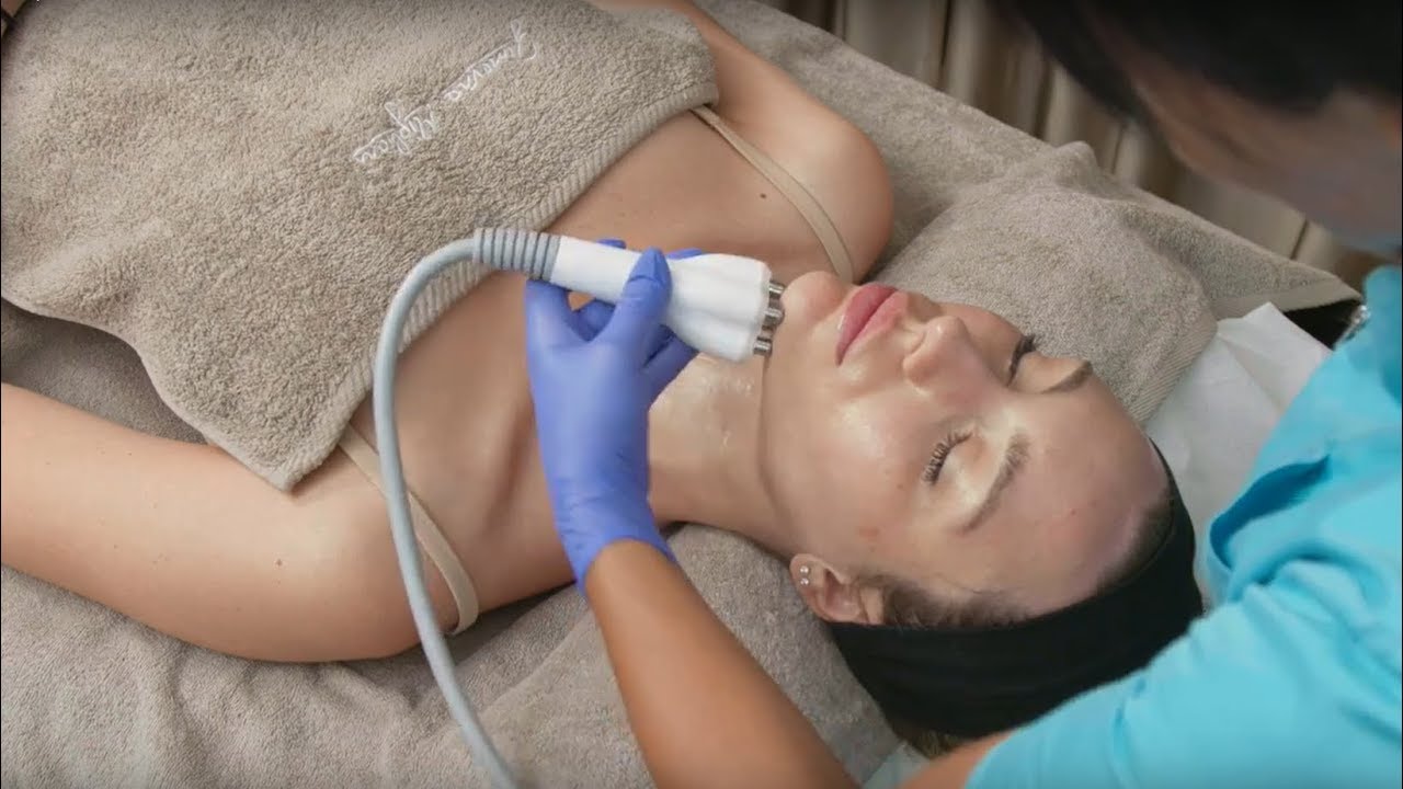 Trattamento lifting non invasivo per ringiovanimento viso con radiofrequenza multipolare
