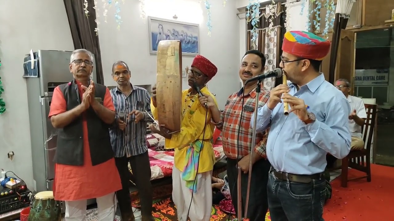 मुरली वादन - श्री मनोज सैनी (सेन) और चंग धमाल गायन- श्री ठाकुर प्रसाद स्वामी लोक कलाकार 