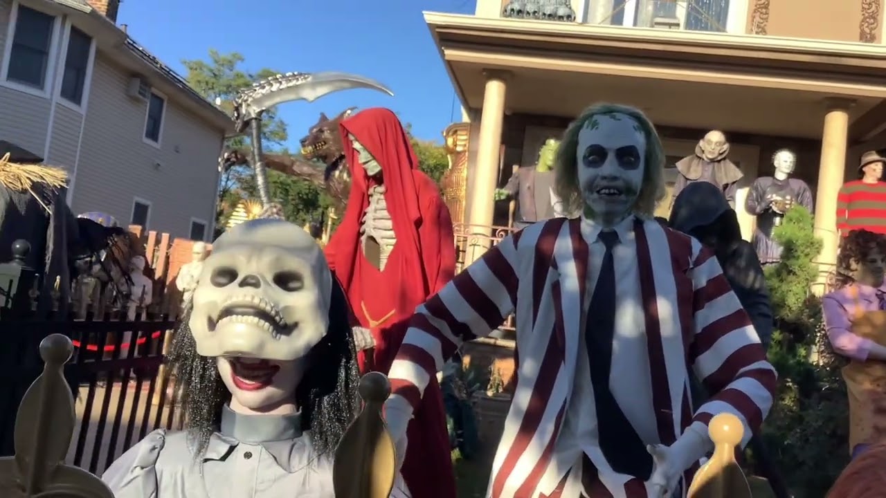 Animatronics and static props 2025