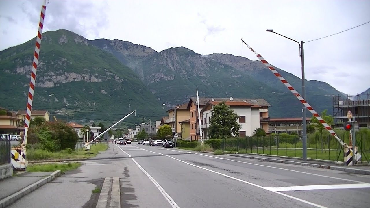 Spoorwegovergang Pisogne (I) // Railroad crossing // Passaggio a livello