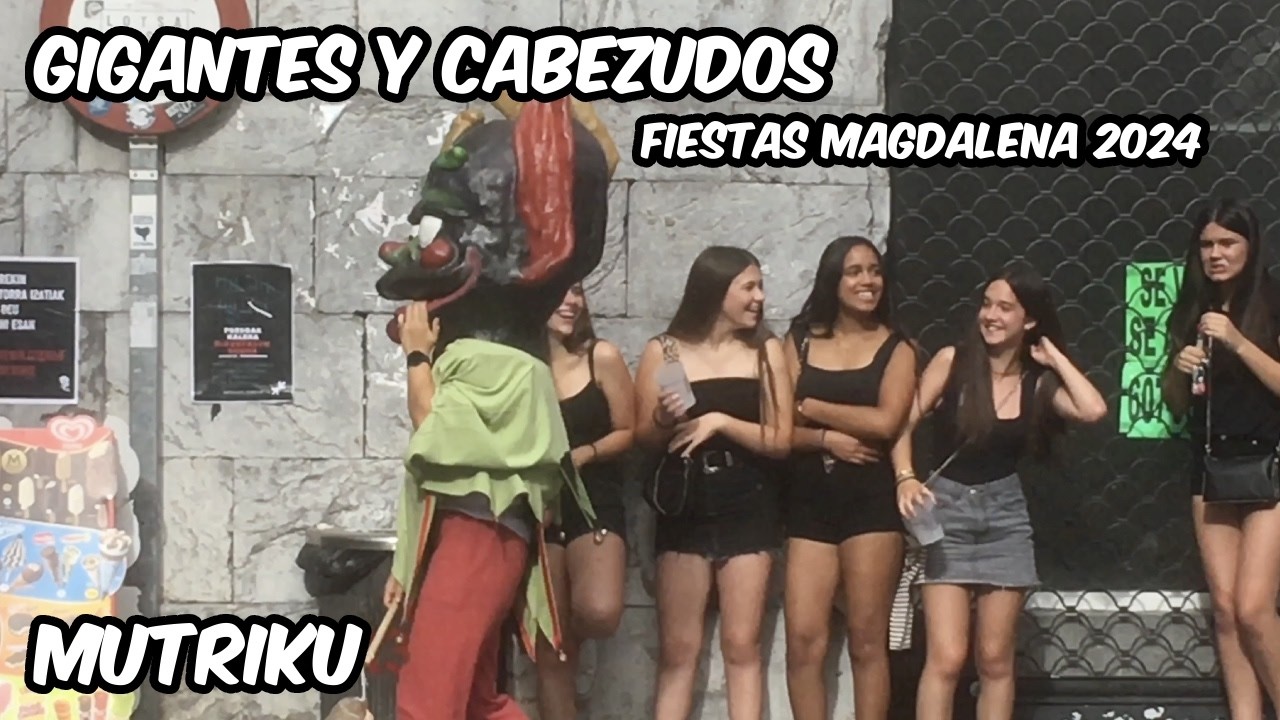 Gigantes y cabezudos de Mutriku en Fiestas de la Magdalena. 21 Julio 2024.