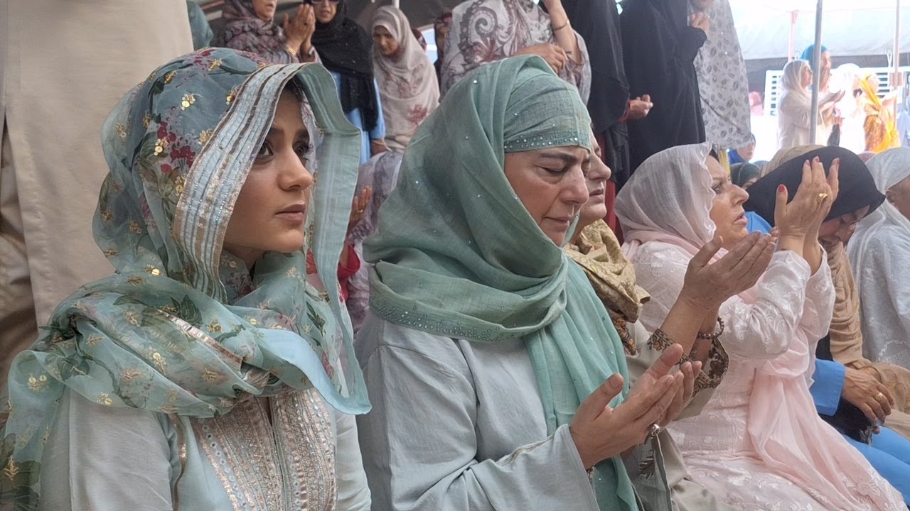 Barring Eid prayers at Jamia Masjid highly condemnable: Mehbooba Mufti
