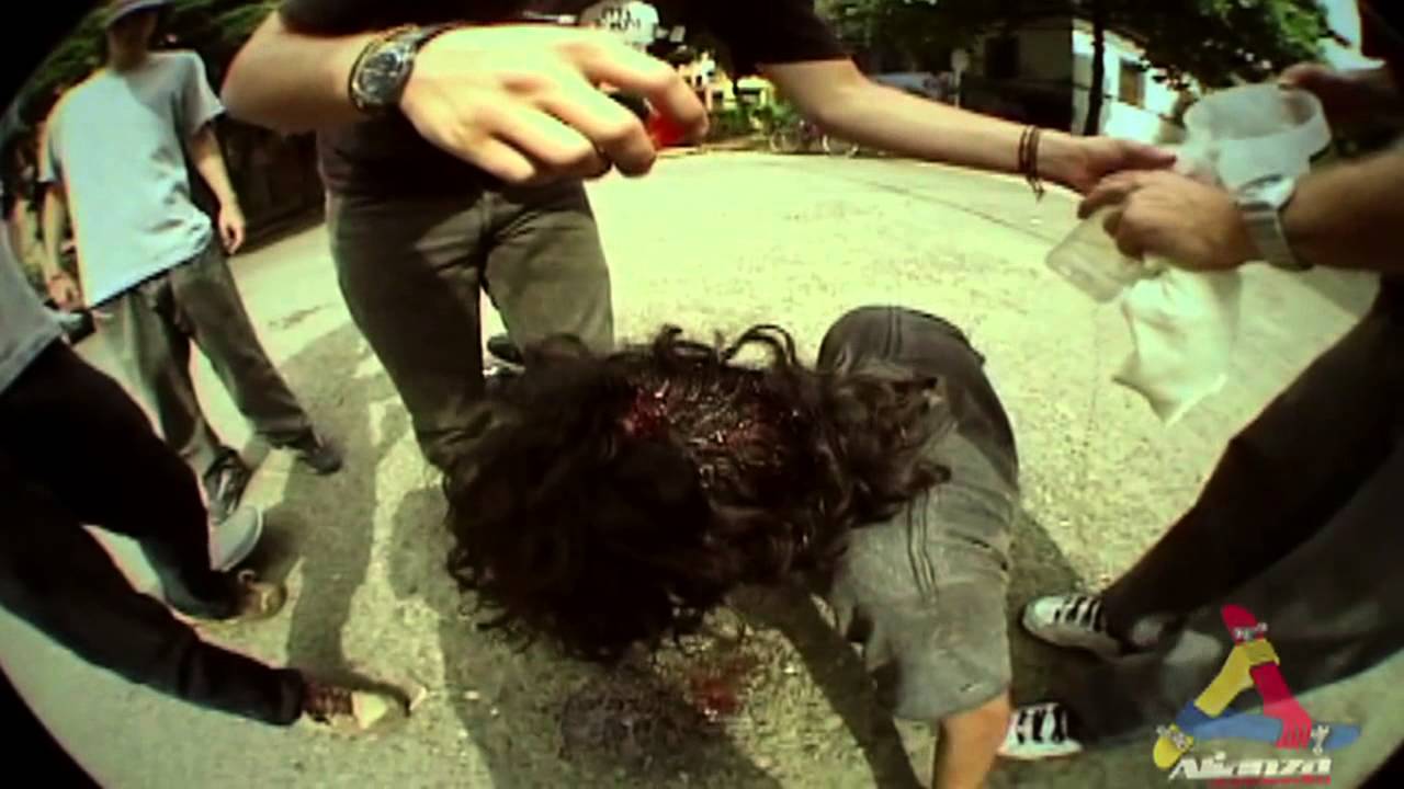 JUAN CAMILO OSSA KANGOO 1986 - 2007 ( ALIANZA SKATEBOARDING 2)