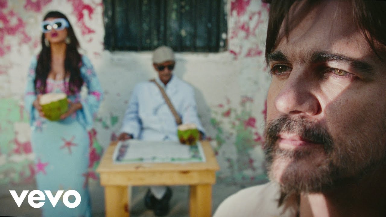 Juanes, Bomba Estéreo - Muérdeme (Official Video)