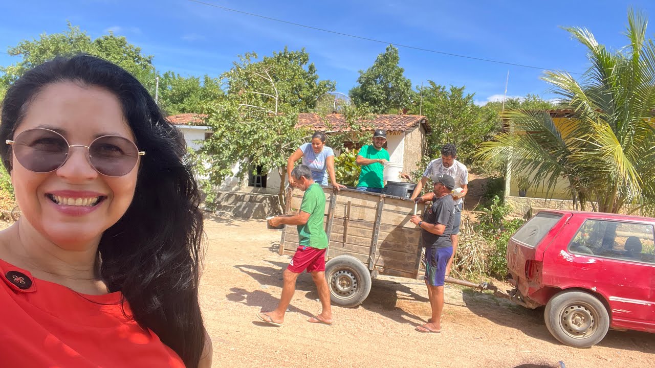 TRABALHADORES QUE FORAM AJUDADOS DOAM FRUTO DO TRABALHO