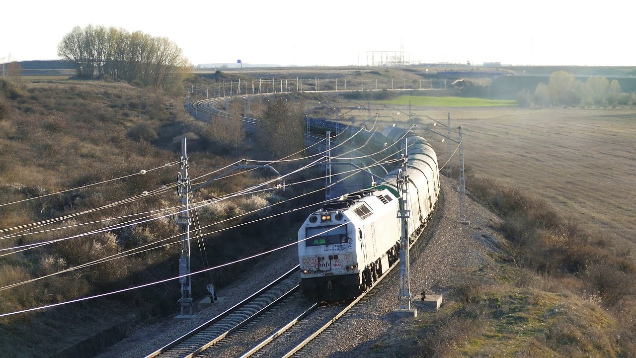 Renfe 333.339 entre Santas Martas y El Burgo Ranero con el siderurgico a Salamanca  4K UHD