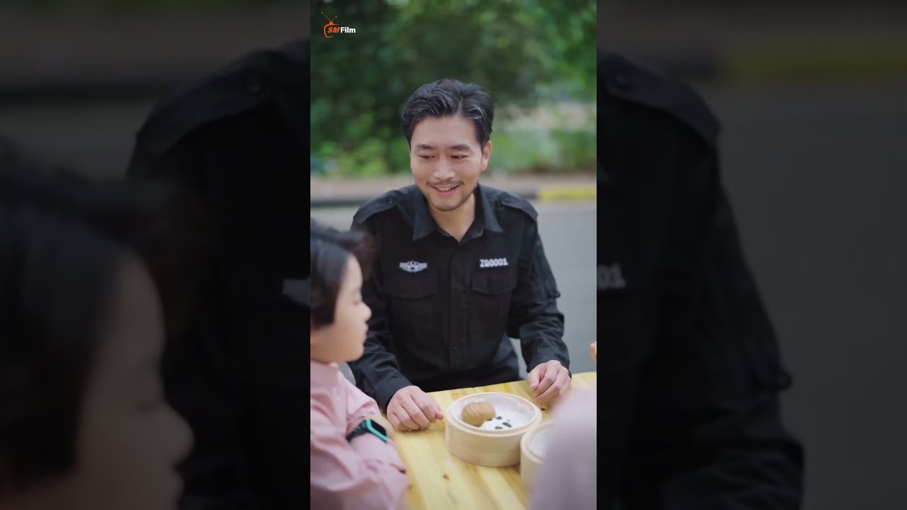 [KR - DUB] 한 여자가 우연히 어린 아이를 구했지만, 그 아이가 가장 부유한 사람의 손자라는 사실을 몰랐다. 20년간 독신이었던 할아버지가 100억 원의 금으로 청혼을 했다