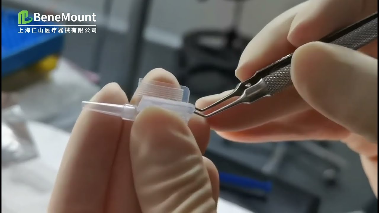How to Load an Artificial Lens into an Injector