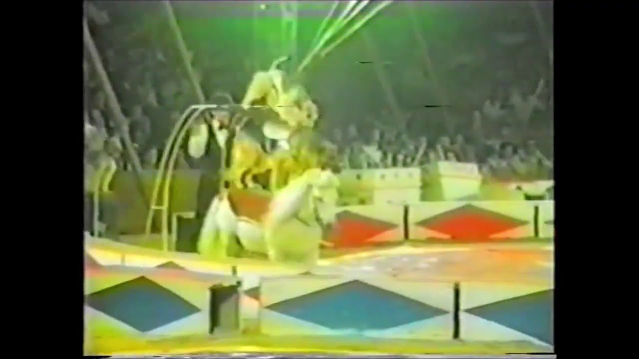 I cagnolini di Oscar Togni (Circo Cesare Togni, Atene 1983)