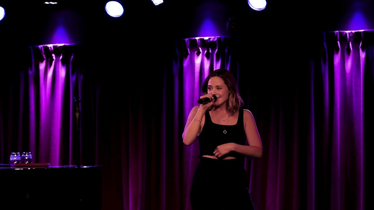 Erika Henningsen at GREEN ROOM 42: 