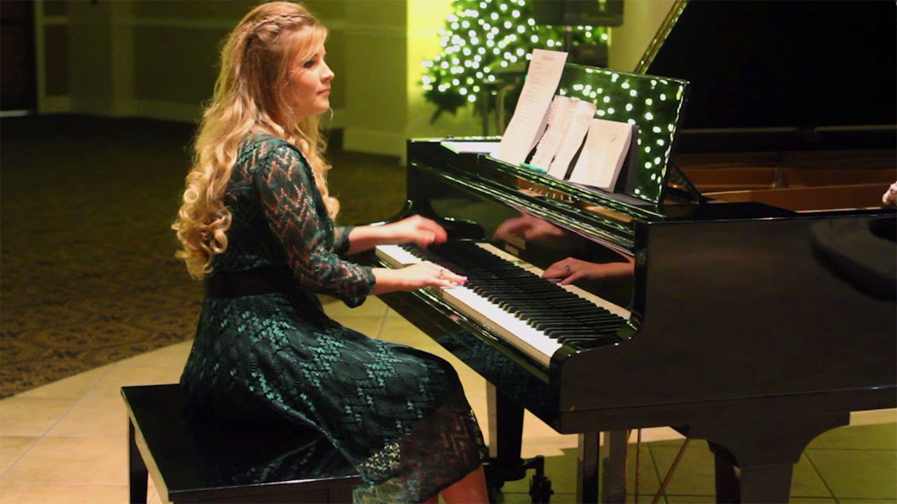 Erin Bates Paine Performs 