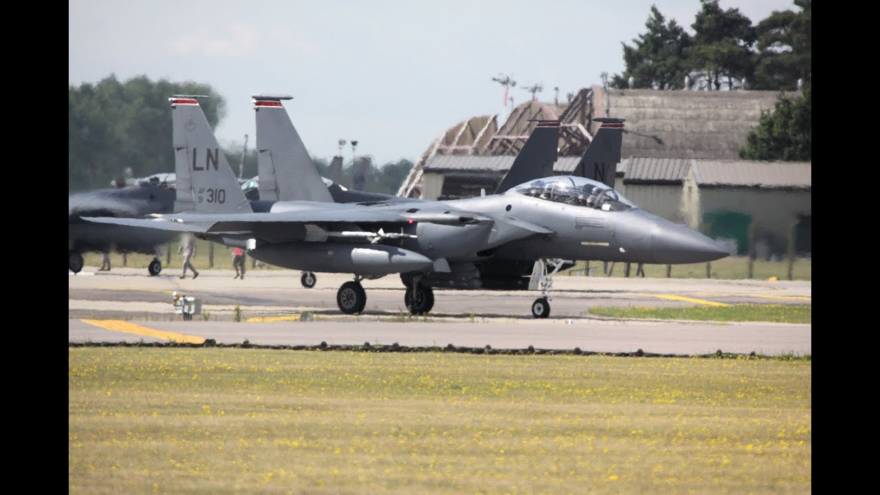 UK:America Egenda Kusembeza Ennyonyi Eyeetikka Nuclear Bomb.