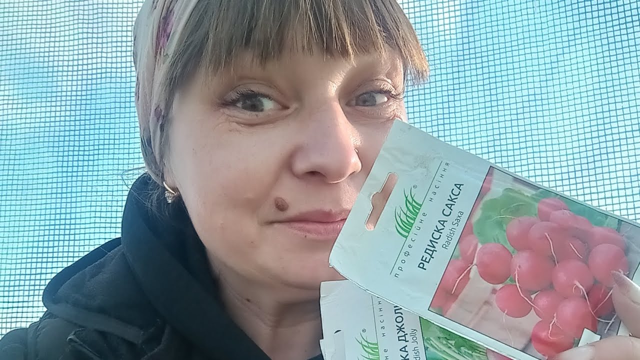 Ох і весна.Думала що маю сорок рук)))Перші посіви в теплиці в грунт...