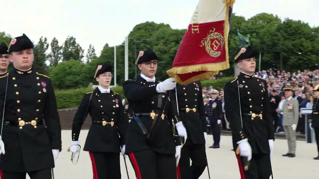Présentation et passation du drapeau à la promotion X2024