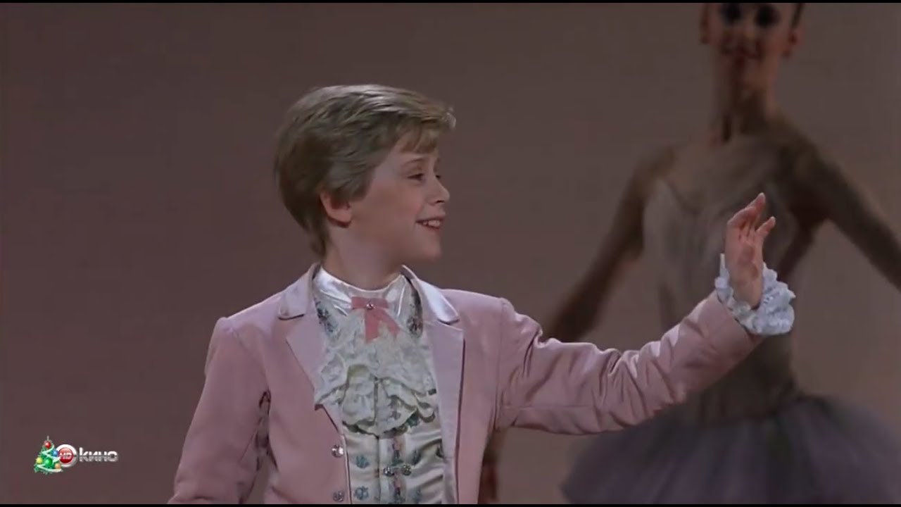 Macaulay Culkin dance scene 