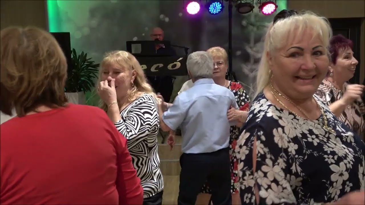 05. Tombola után pillanatok alatt forró a hangulat. Voltunk nyárban és Isztambulban is. Pannon Bál.