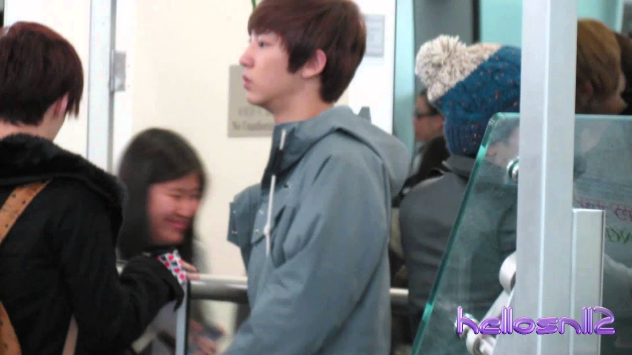 121201 EXO@Hong Kong Airport Part 1/2