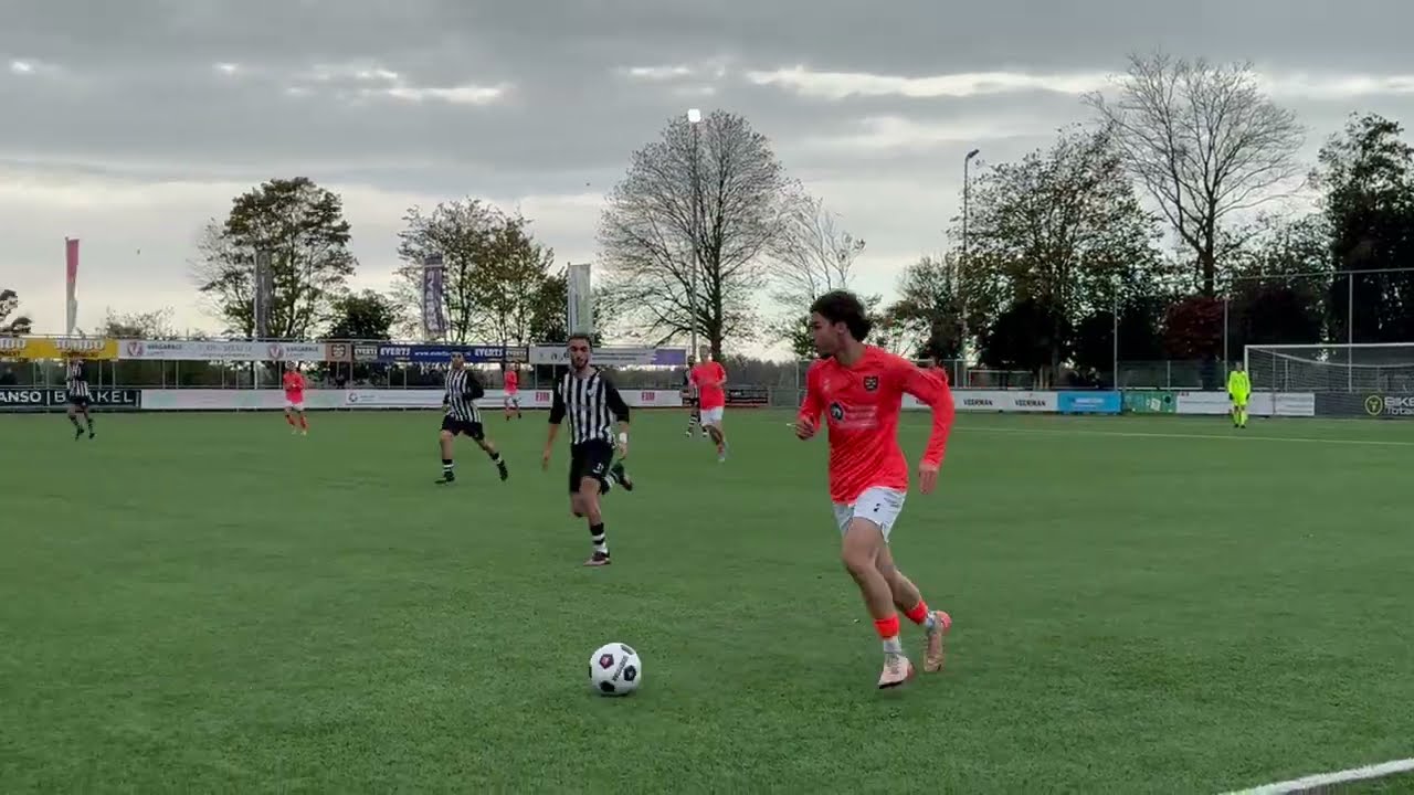 SV Loosdrecht 1 tegen SV Laren op 1 november 2025