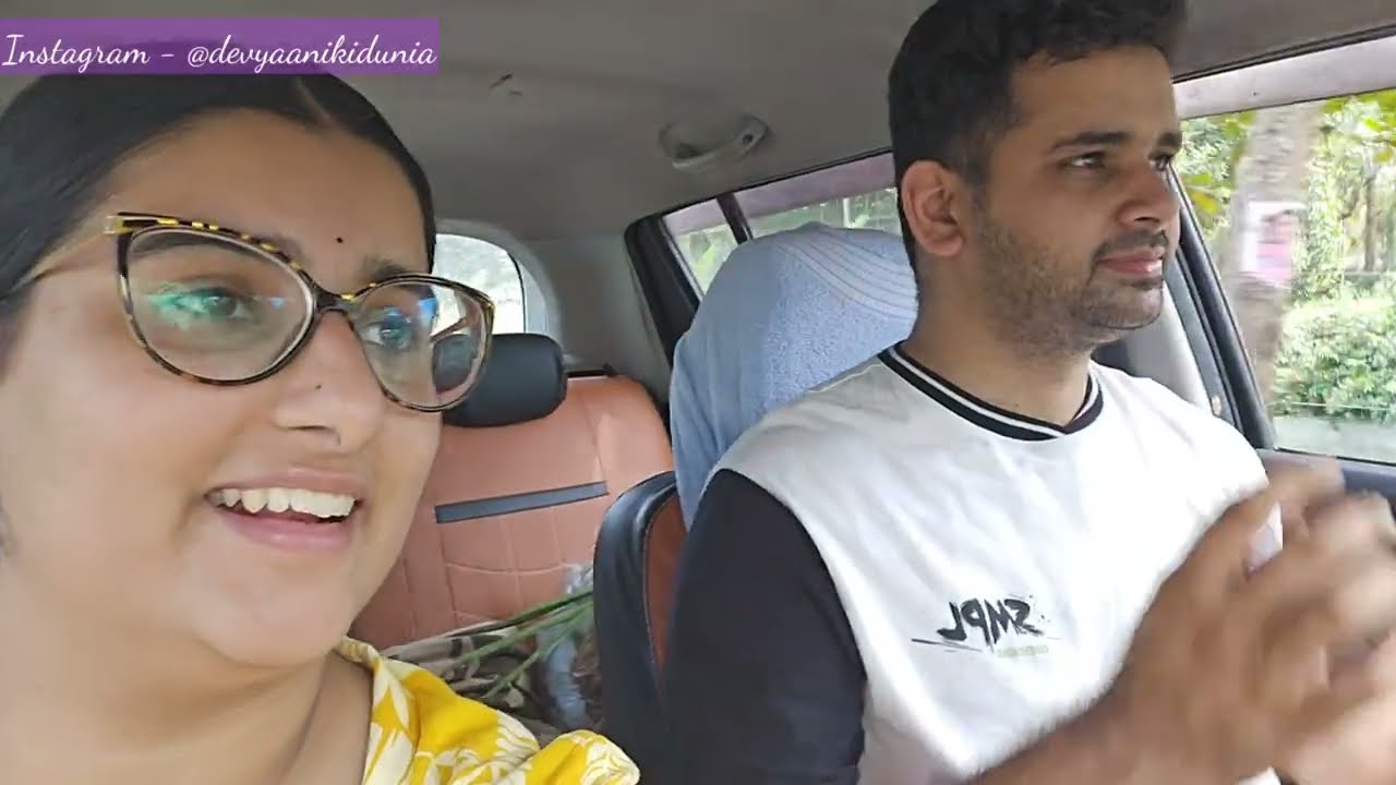 Humse Vlogs nahi bann rahe😩 | Devyaani ki dunia vlogs